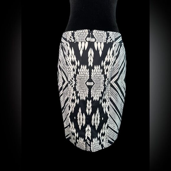 Calvin Klein Women’s Skirt (4) - Picture 3 of 7